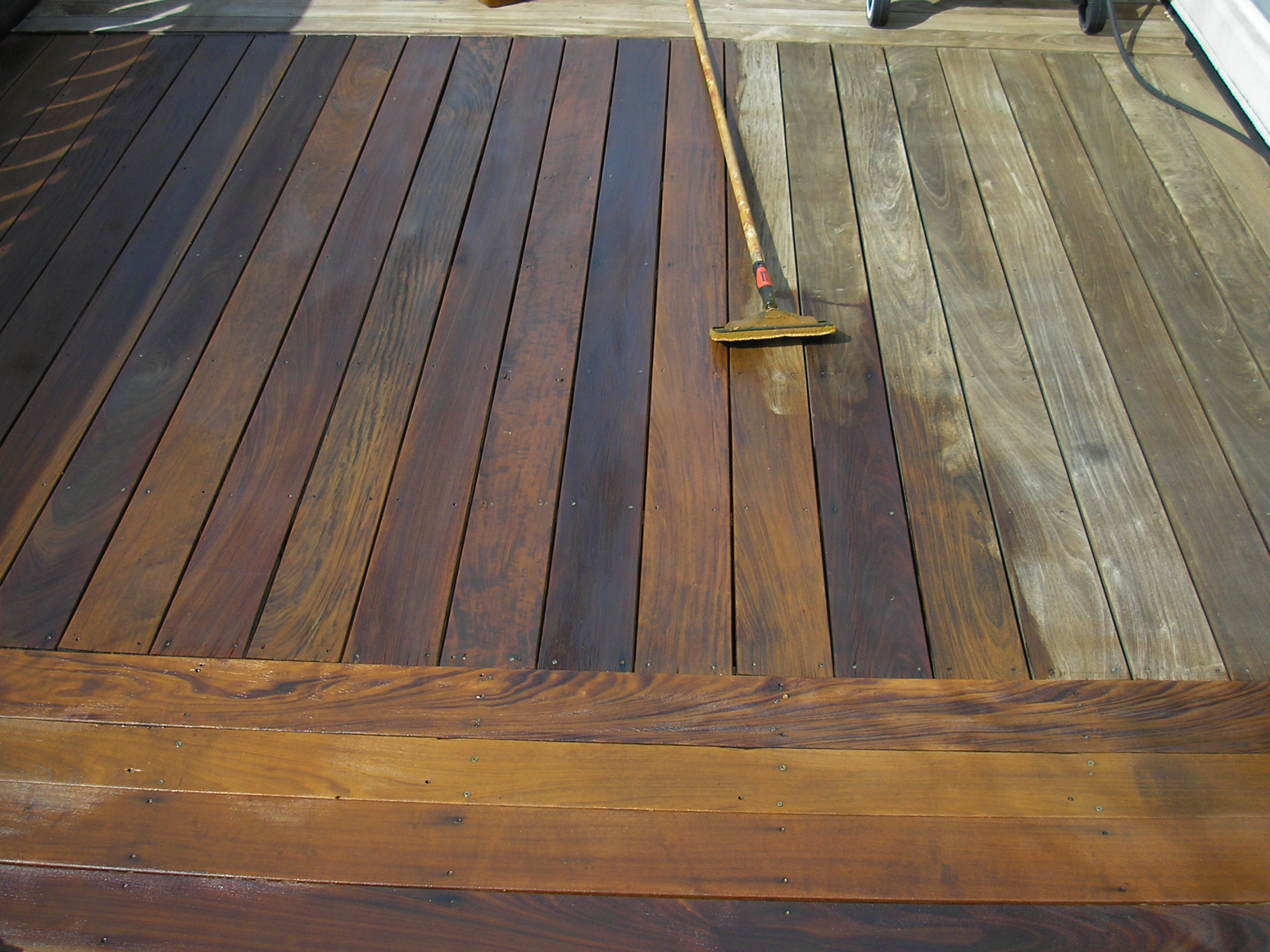 Deck staining & sealing